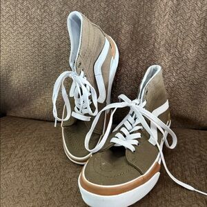 Van platform hightops